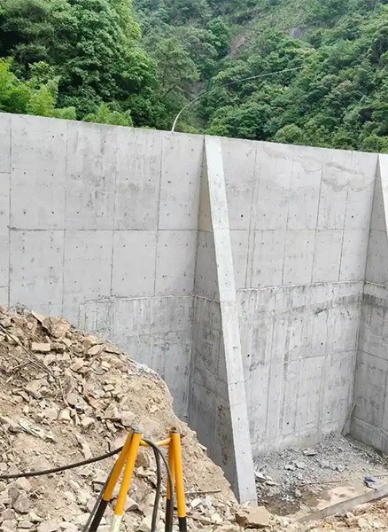 保定易县重力式挡土墙